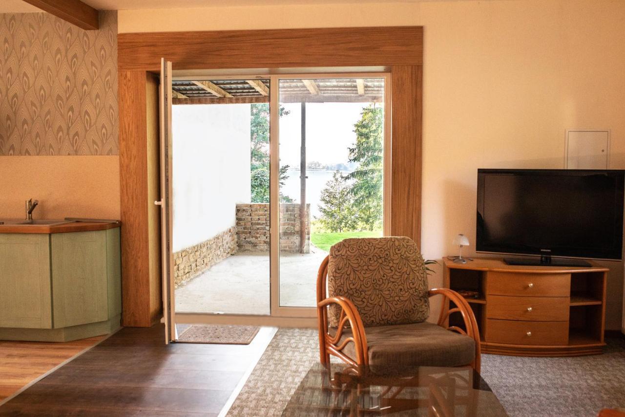 Ferienwohnung Direkt Am Potzlower See ภายนอก รูปภาพ
